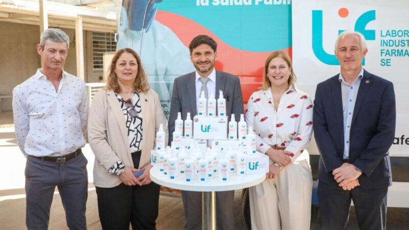 Objetivo Dengue: Pullaro recorrió el LIF, que quintuplicará la producción de repelente