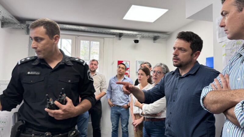 Avellaneda: visitaron el centro de operaciones del 911 para mejorar la seguridad