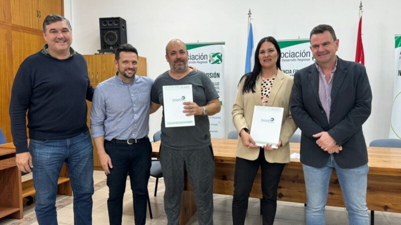 Braidot participó en la entrega de créditos de la ADR