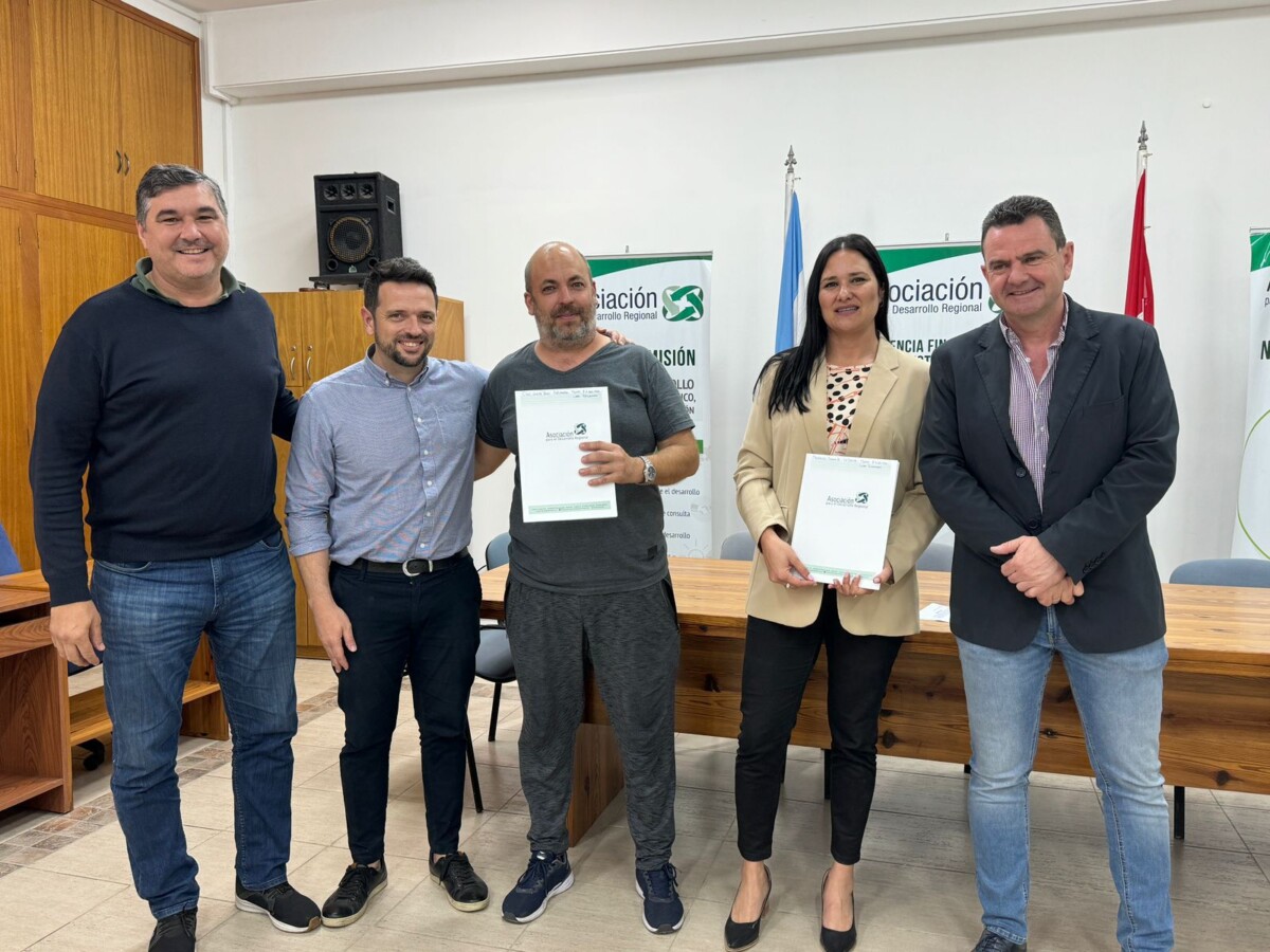 Braidot participó en la entrega de créditos de la ADR