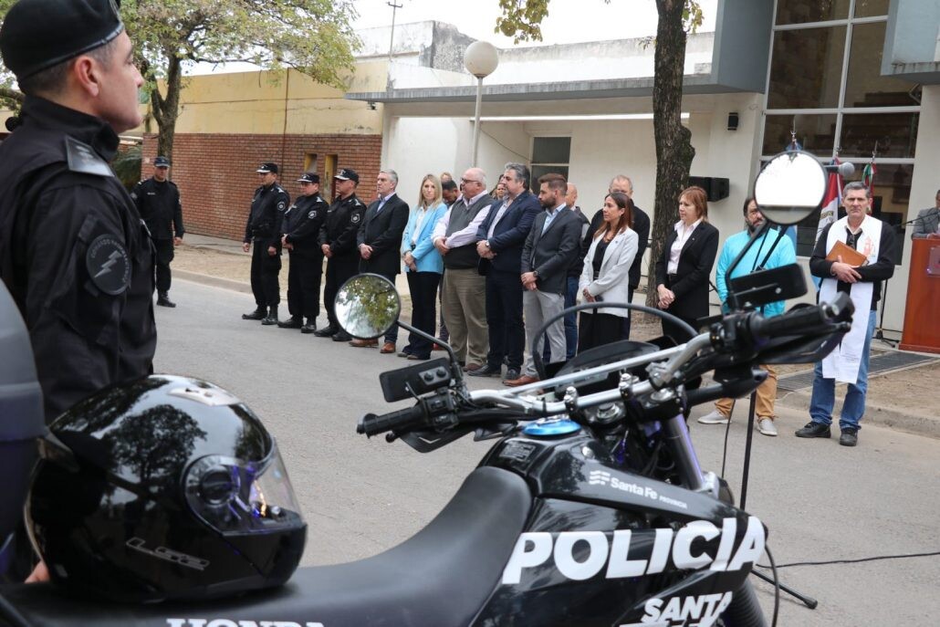 Romang: entregan motos y patrulleros para reforzar seguridad