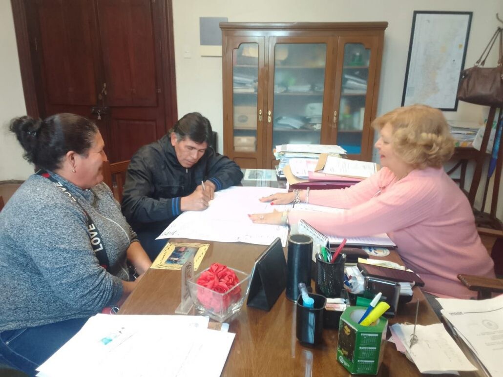 Entregaron escrituras a familias rurales del Paraje el Gusano