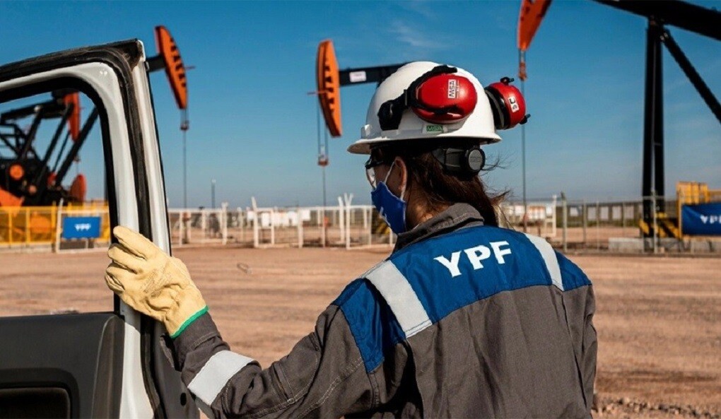 YPF baja las naftas 1% y el gas oil 2% desde este martes