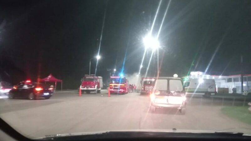 Alarma en la A012 por el derrame de ácido clorhídrico de un camión