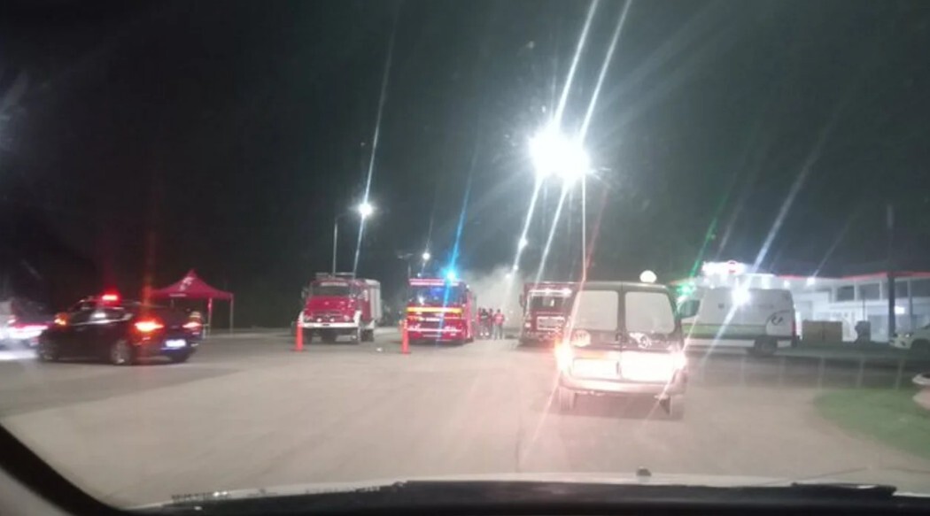 Alarma en la A012 por el derrame de ácido clorhídrico de un camión