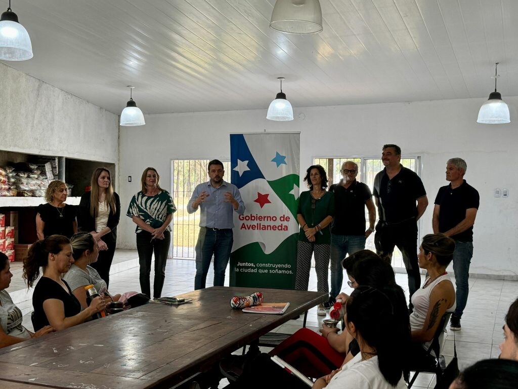 Avellaneda fortalece lazos con el cooperativismo italiano y fomenta la formación textil