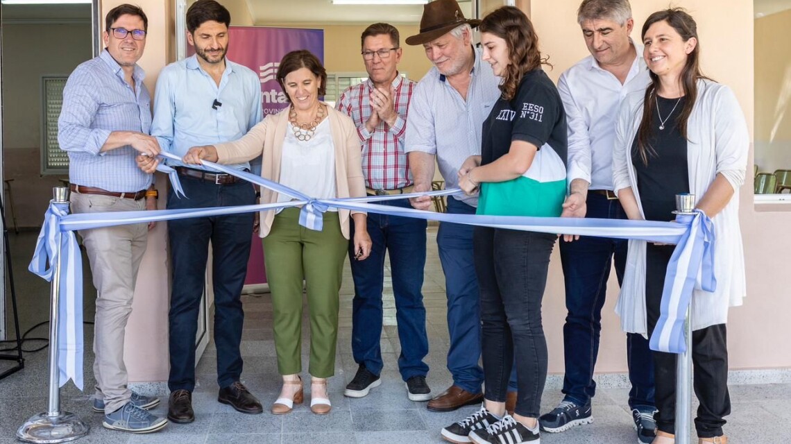 Plan 1000 Aulas: Pullaro inauguró en La Criolla la primera del programa provincial