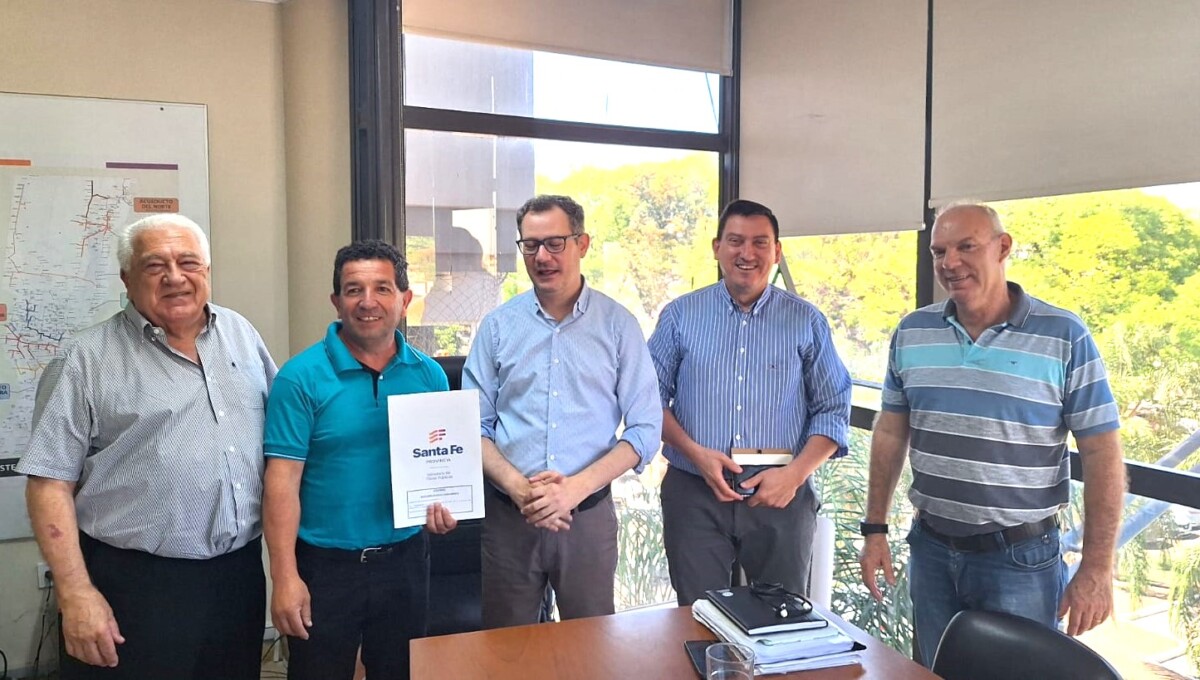 Firman convenio para optimizar el servicio de agua en el Paraje 115