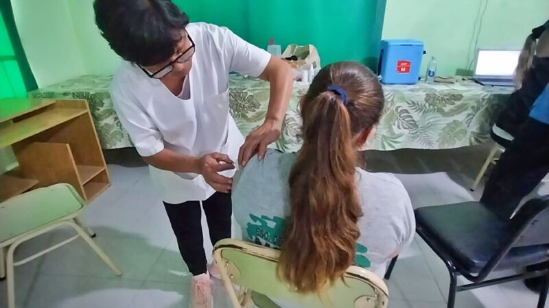 Malabrigo: empezó la vacunación contra el dengue en jóvenes