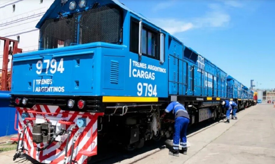 Milei anunció la privatización de Trenes Argentinos Cargas