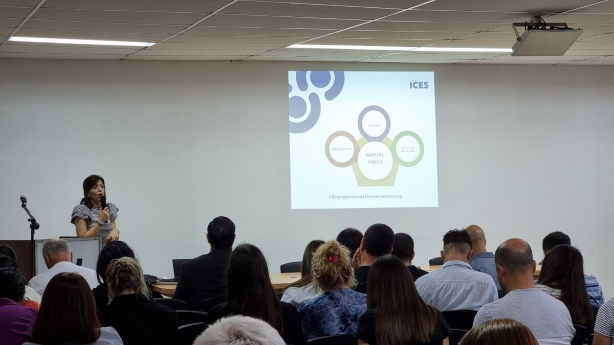 Reconquista capacita a funcionarios en proyectos de políticas públicas