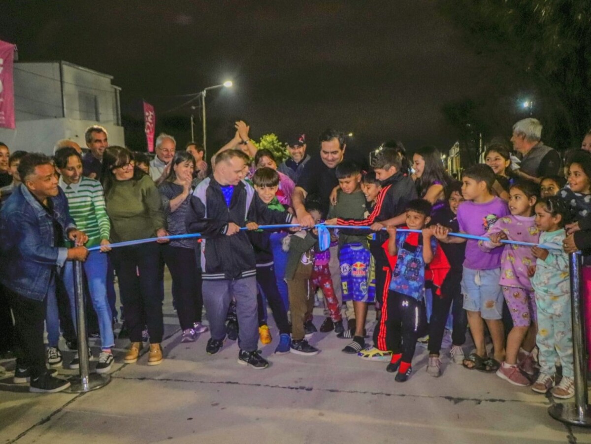 Reconquista inauguró el asfalto de Lucas Funes entre Bulevar Lovato y Pasaje 45-47