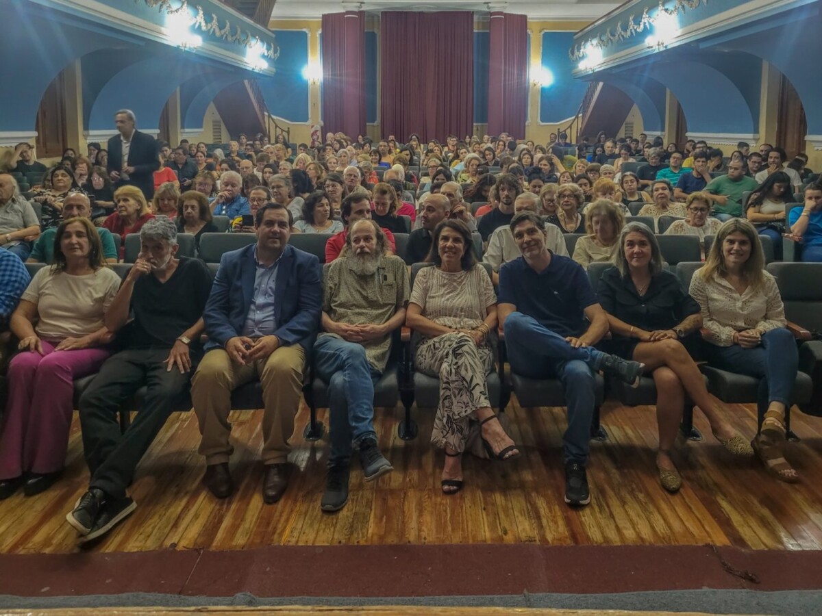 Reconquista; inauguraron el ciclo Cine y Conversaciones en el Teatro Español