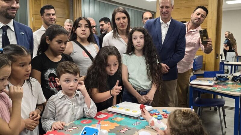 Dionisio Scarpin visitó el Centro de Innovación en Avellaneda