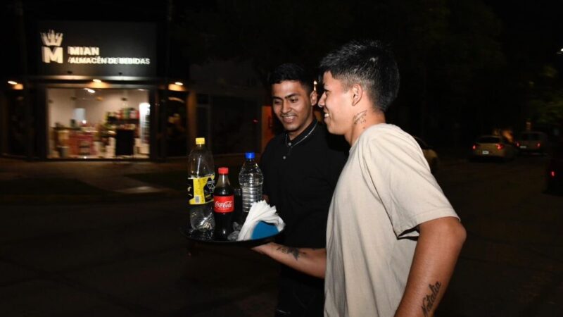 Finalizó el Curso de Mozos en Avellaneda con una Carrera en el Centro Comercial Abierto