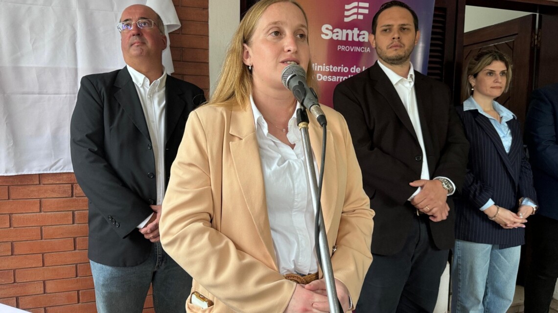 Provincia inauguró un nuevo Centro de Día Regional en Villa Ocampo