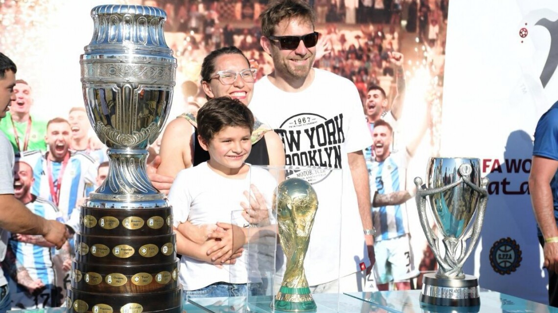 Semana Invencible: se exhiben los trofeos de la Selección Argentina en la Casa de Gobierno