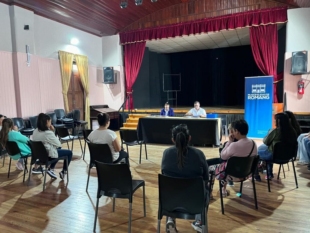 Conferencias teóricas para futuros conductores en Romang durante junio