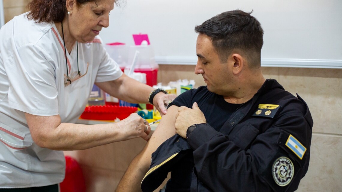 Objetivo Dengue: amplian vacunación a fuerzas federales y a quienes tuvieron la enfermedad