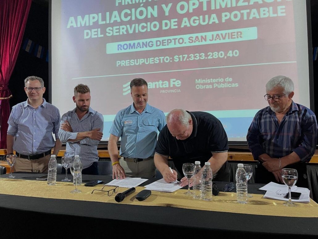 Romang: convenio millonario para obras de agua y entrega de escrituras