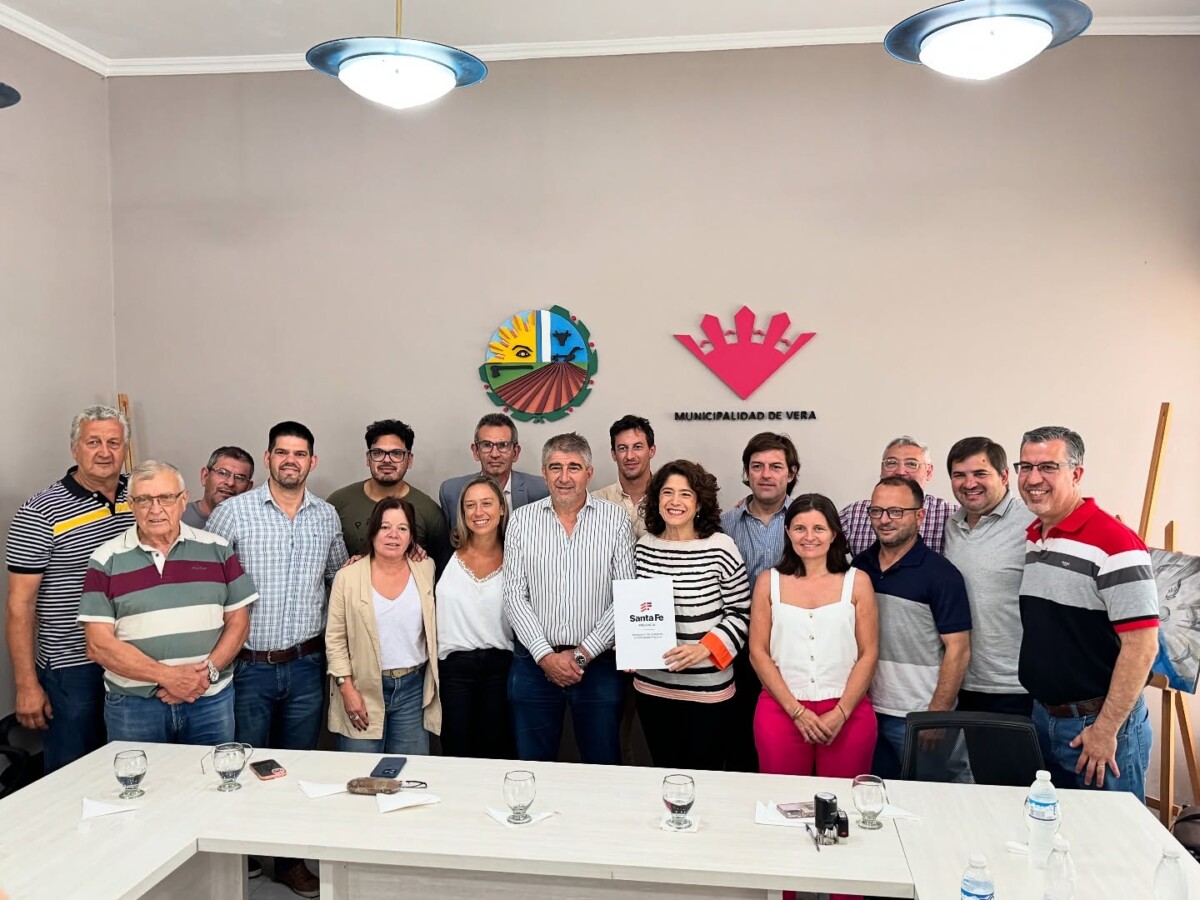Firman convenios por más de $150 millones en el departamento Vera
