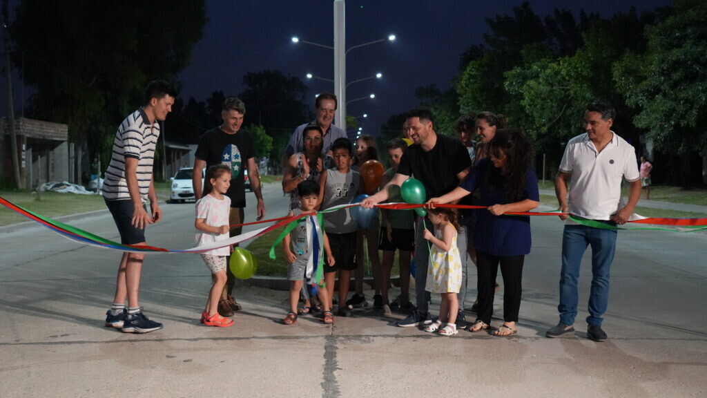 Avellaneda: inauguraron la pavimentación e iluminación del Bulevar 302