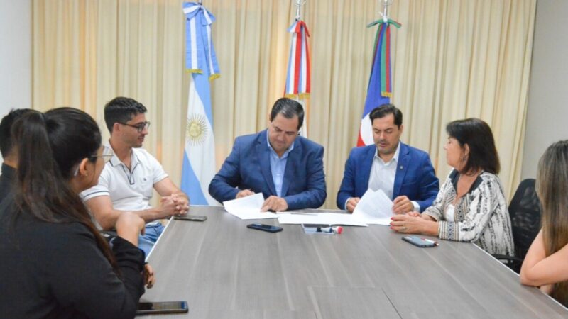 Firman convenio para renovar centros de atención a la Niñez y familia