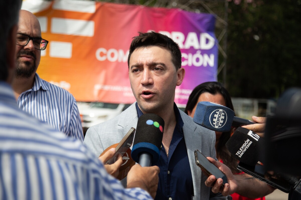 Comenzó la compactación de vehículos ubicados en el depósito de la PDI en Rosario