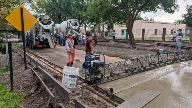 Avellaneda avanza con la pavimentación en el B° Padre Celso