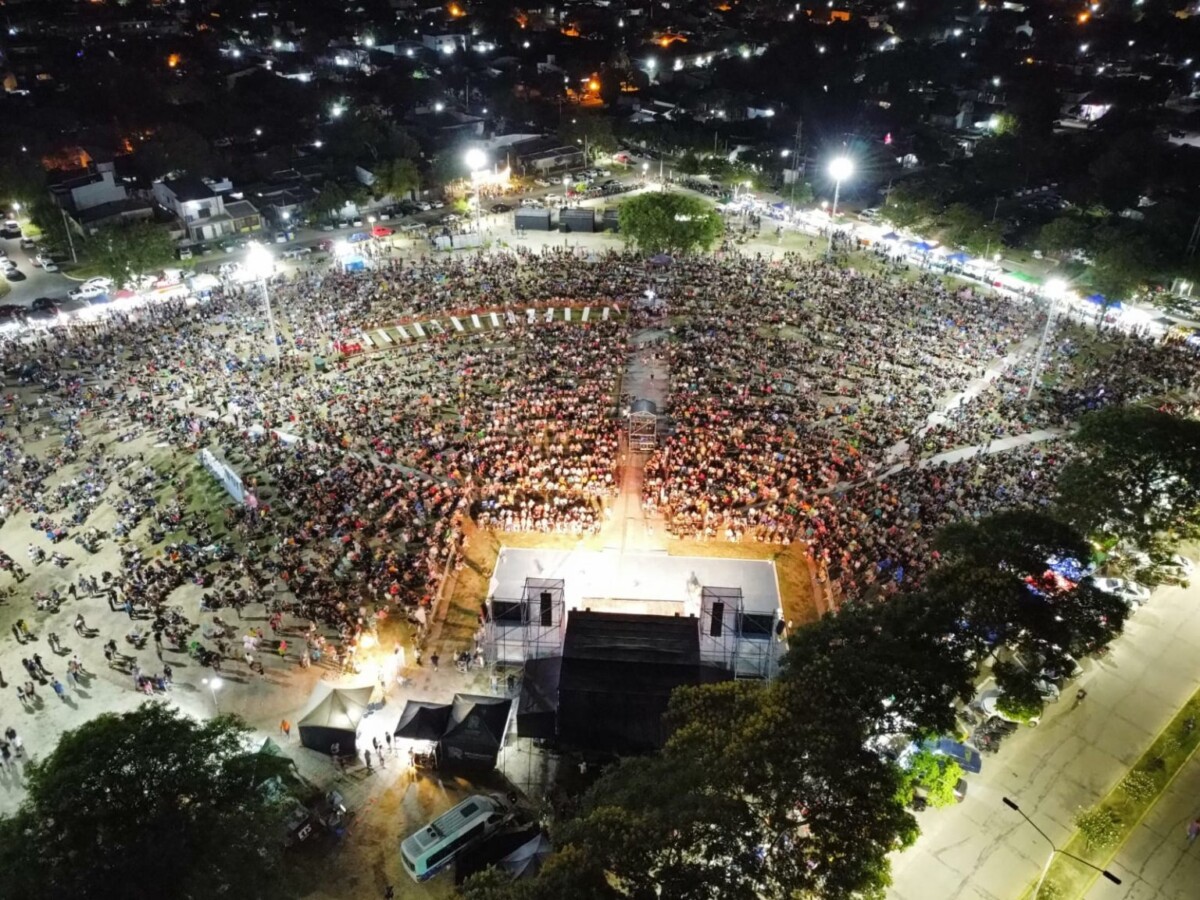 Exitosa segunda noche del Festival del Jaaukanigás en Reconquista ¿cuántas personas asistieron?