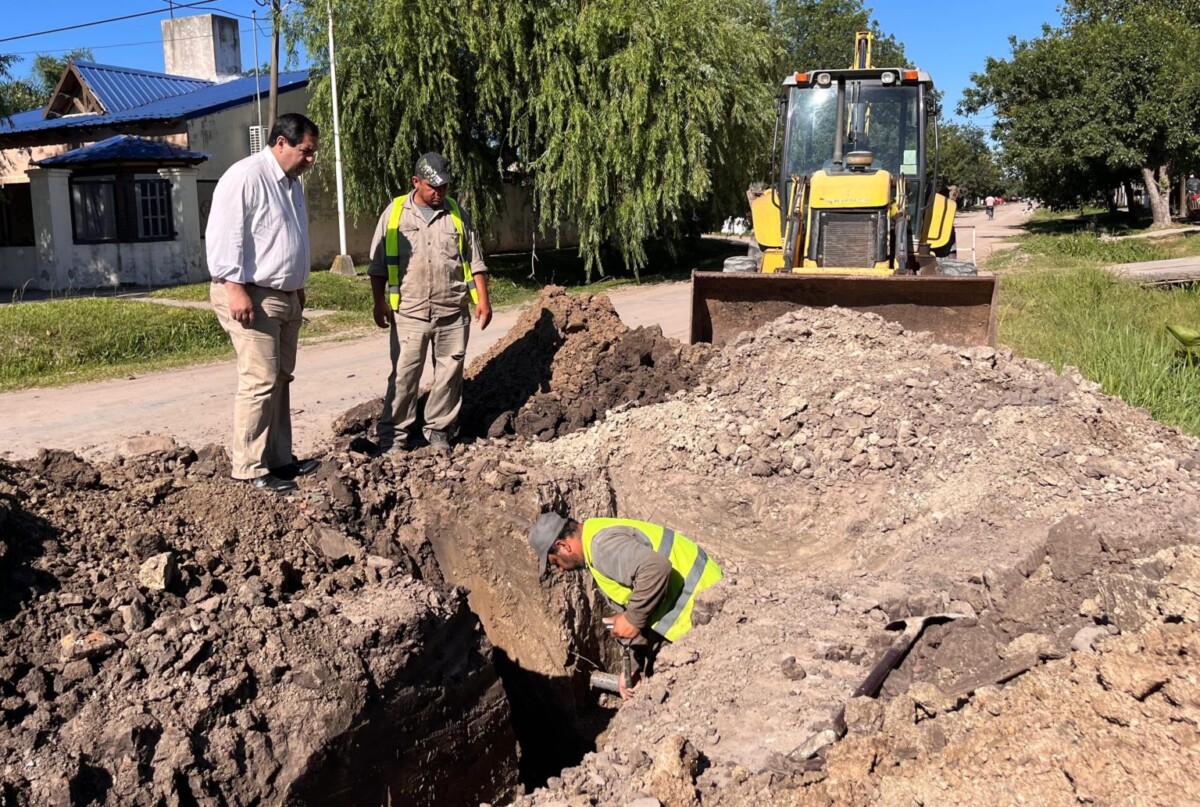 Reconquista continúa con obras y servicios en los barrios