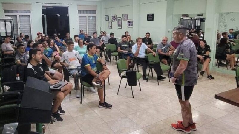Capacitaron a árbitros y dirigentes de la Liga Reconquistense