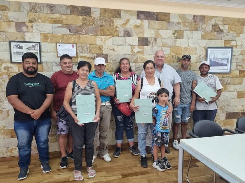 Entrega de escrituras a familias de Paraje El Gusano