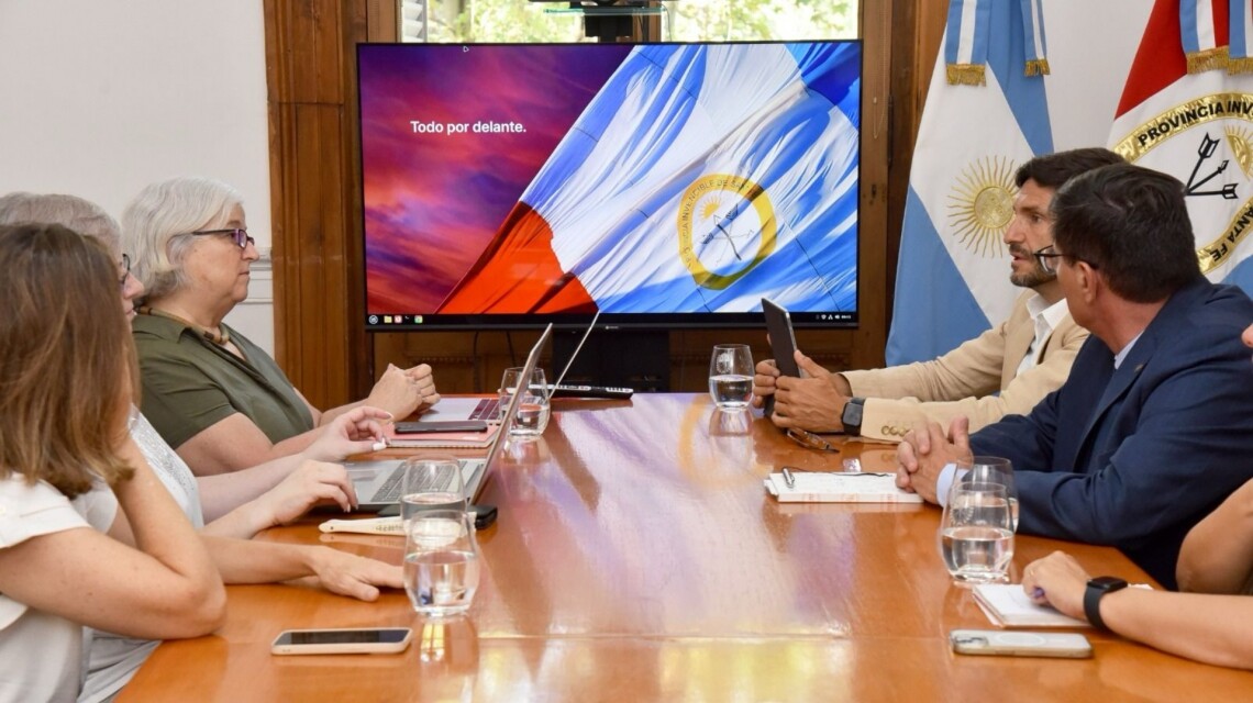 Pullaro anunció la creación de dos escuelas secundarias en Funes y Roldán