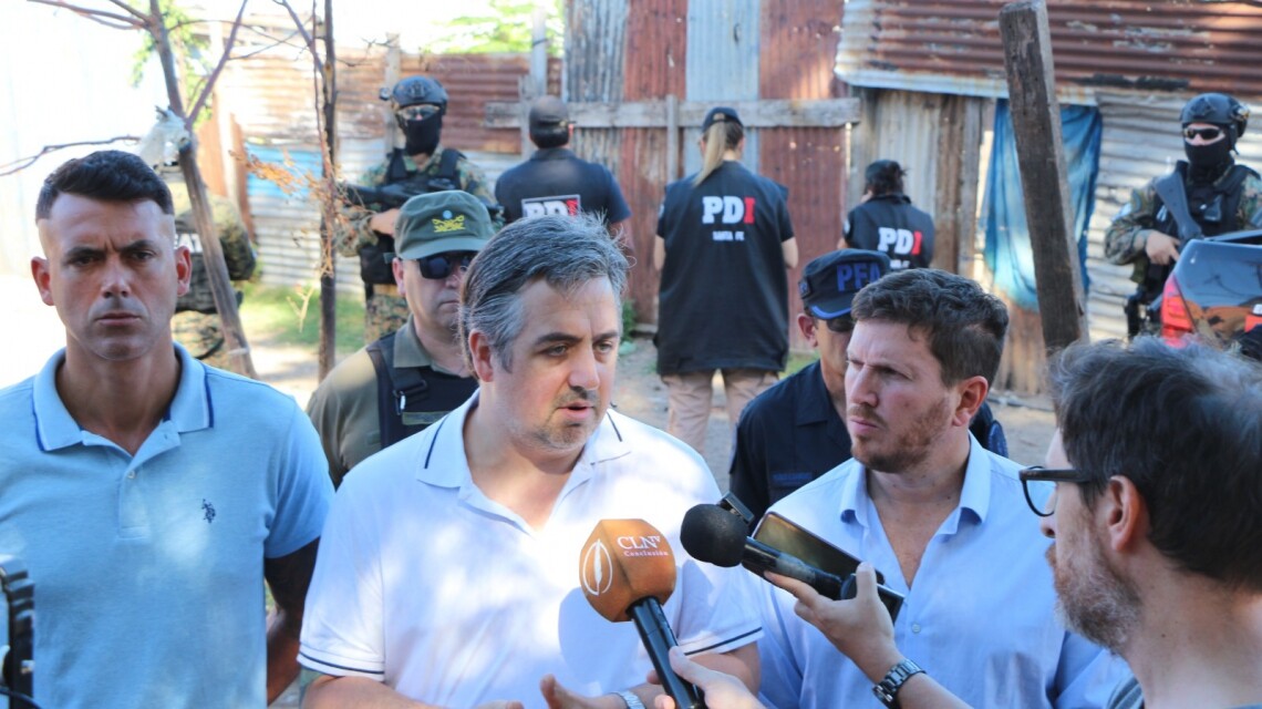 Más de 400 efectivos de Provincia y Nación allanaron 50 puntos vinculados a venta de drogas en Rosario