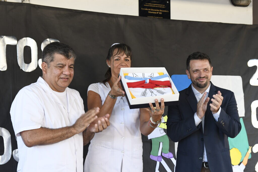 Comenzó el ciclo lectivo 2025 en Avellaneda. Reviví el acto en DMH TV