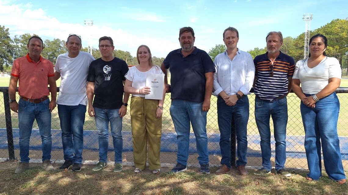 Provincia entregó 9 millones de pesos para obras en el club Colón de San Justo