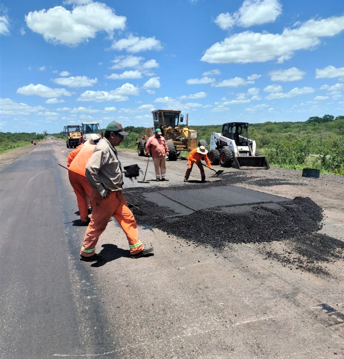 Vialidad realiza mantenimiento en Ruta Nacional 11 entre Vera y Reconquista