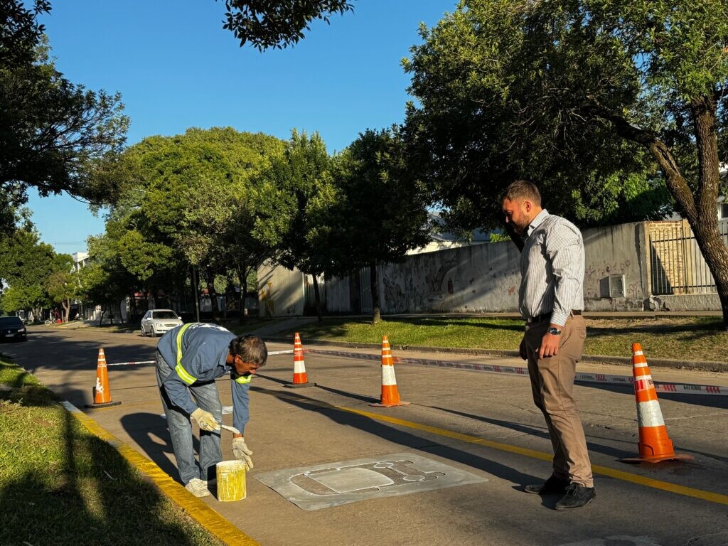 Avellaneda suma 300 metros de ciclovía para mejorar la seguridad vial en la Escuela Industrial