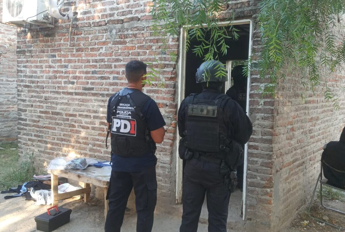 PDI allanó seis viviendas en simultáneo en Avellaneda y Reconquista
