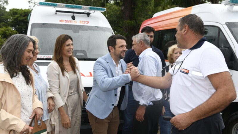 Entregaron ambulancias y minibuses 0KM para los Departamentos General Obligado y Vera