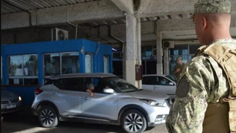 El Gobierno quiere que extranjeros paguen por la salud y la educación