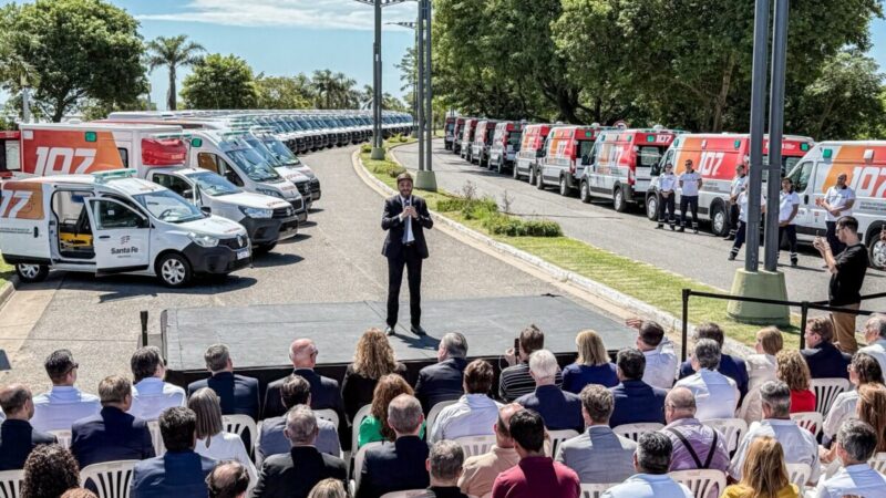 Pullaro presentó 174 ambulancias 0 Km: “Es la compra más importante y más grande que hizo el Gobierno de la Provincia”