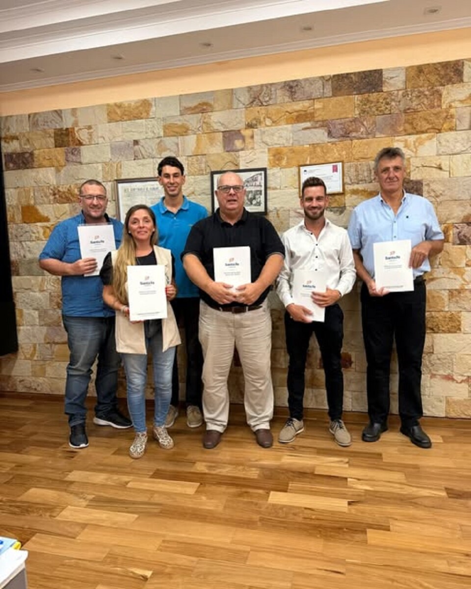 Firman convenios para fortalecer el deporte comunitario en Romang