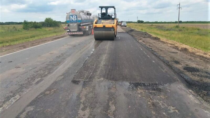 Avanzan las obras de bacheo en Ruta 98 entre Vera y Tostado. Recomendaciones