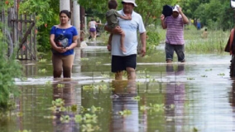 Chaco: evacuados y comunidades aisladas por la crecida de los ríos