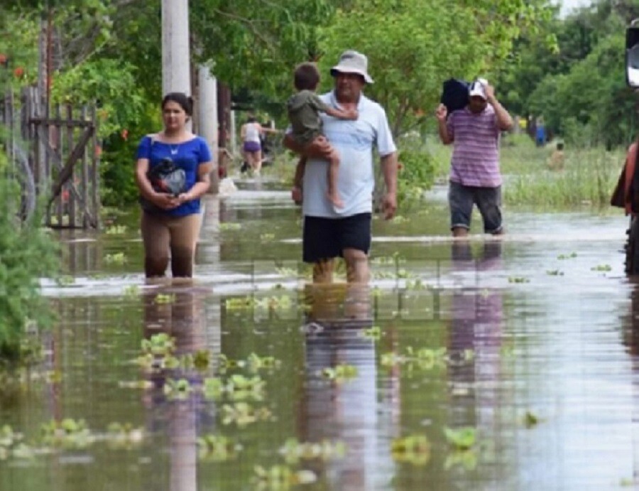 Chaco: evacuados y comunidades aisladas por la crecida de los ríos