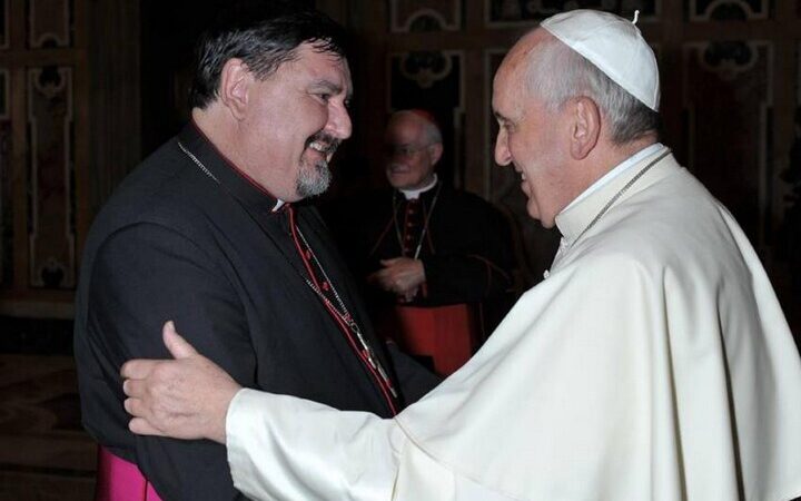 Macín «Recemos para que Dios nos regale el Papa que merecemos »