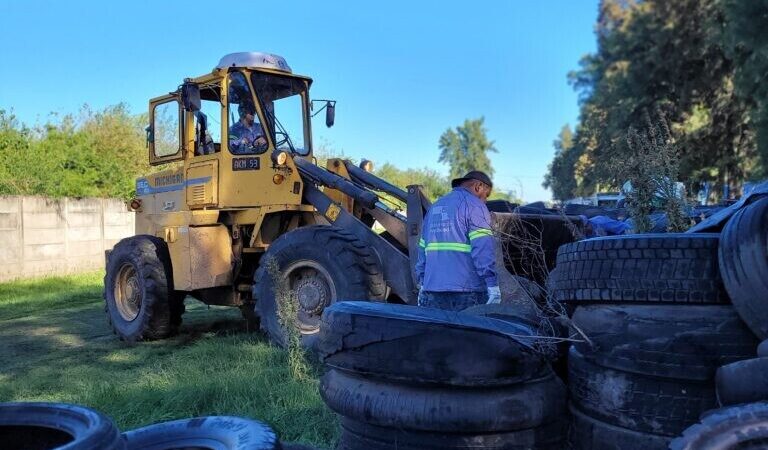 Avellaneda refuerza la gestión ambiental con el envío de neumáticos a una planta de tratamiento