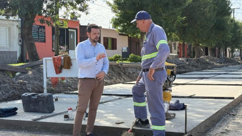 La Municipalidad de Avellaneda avanza con obras de pavimento en Calle 121